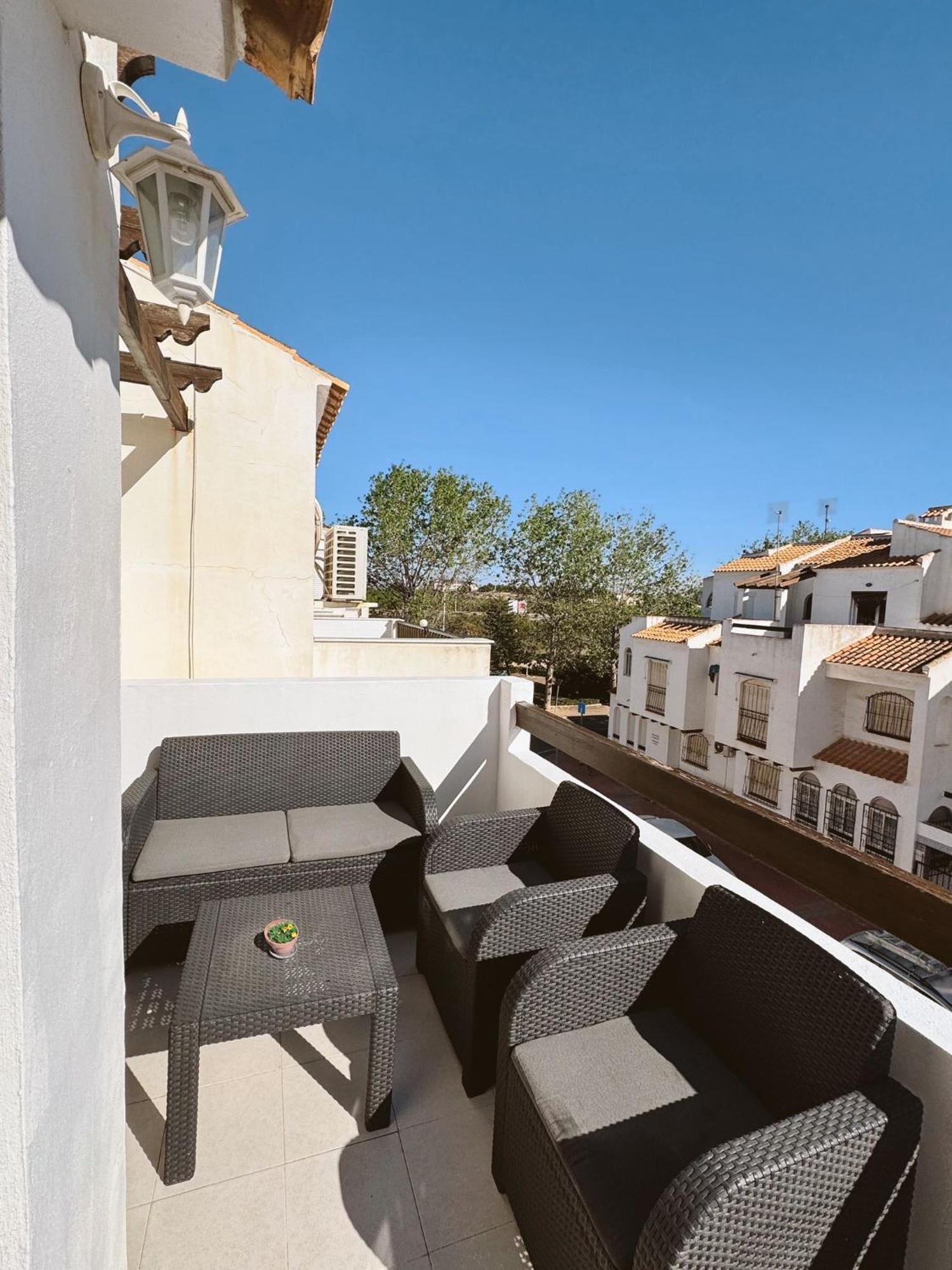 Apartment El Paraiso, 1 Bedroom 300M From The Sea ตอร์เรเวียคา ภายนอก รูปภาพ