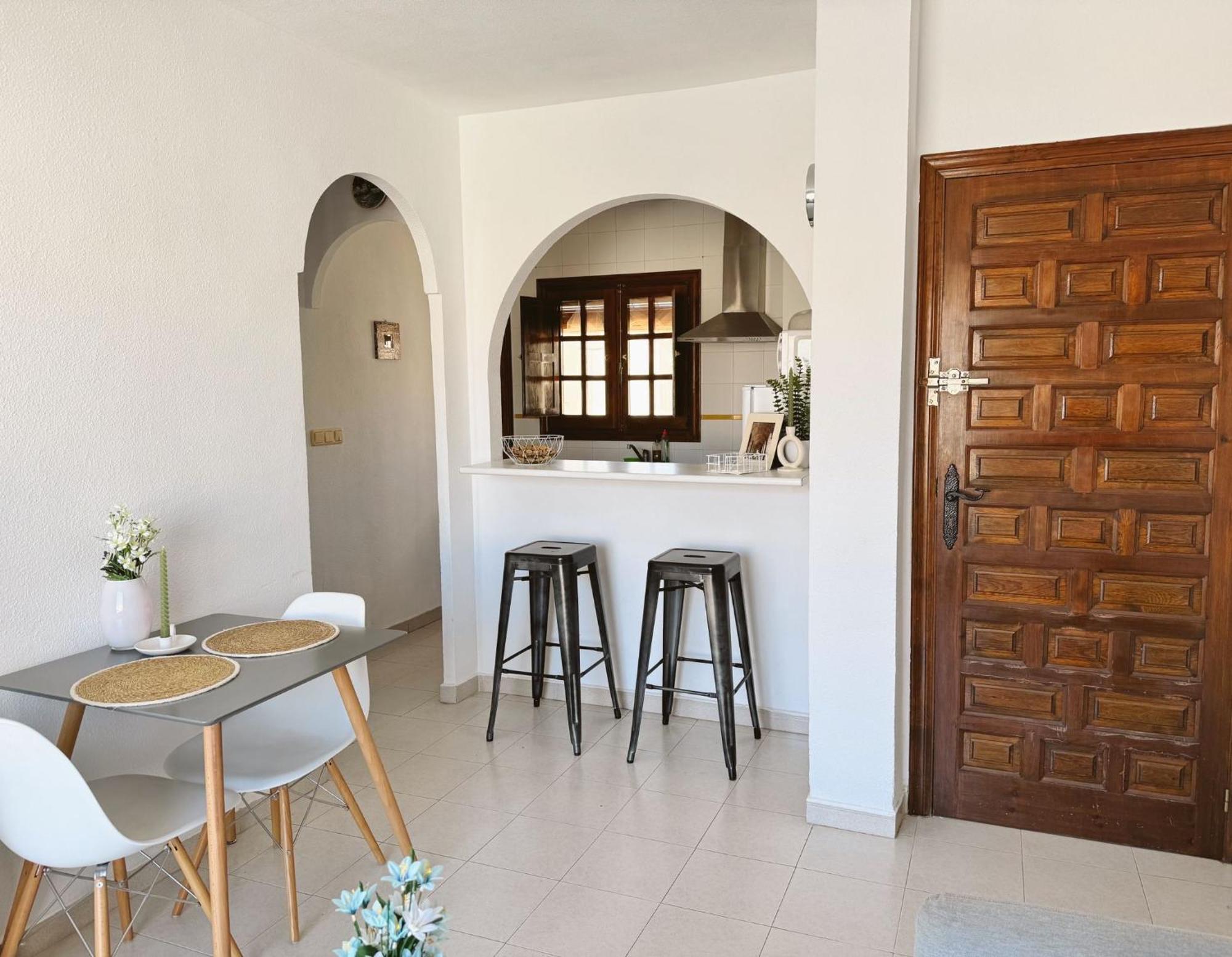 Apartment El Paraiso, 1 Bedroom 300M From The Sea ตอร์เรเวียคา ภายนอก รูปภาพ